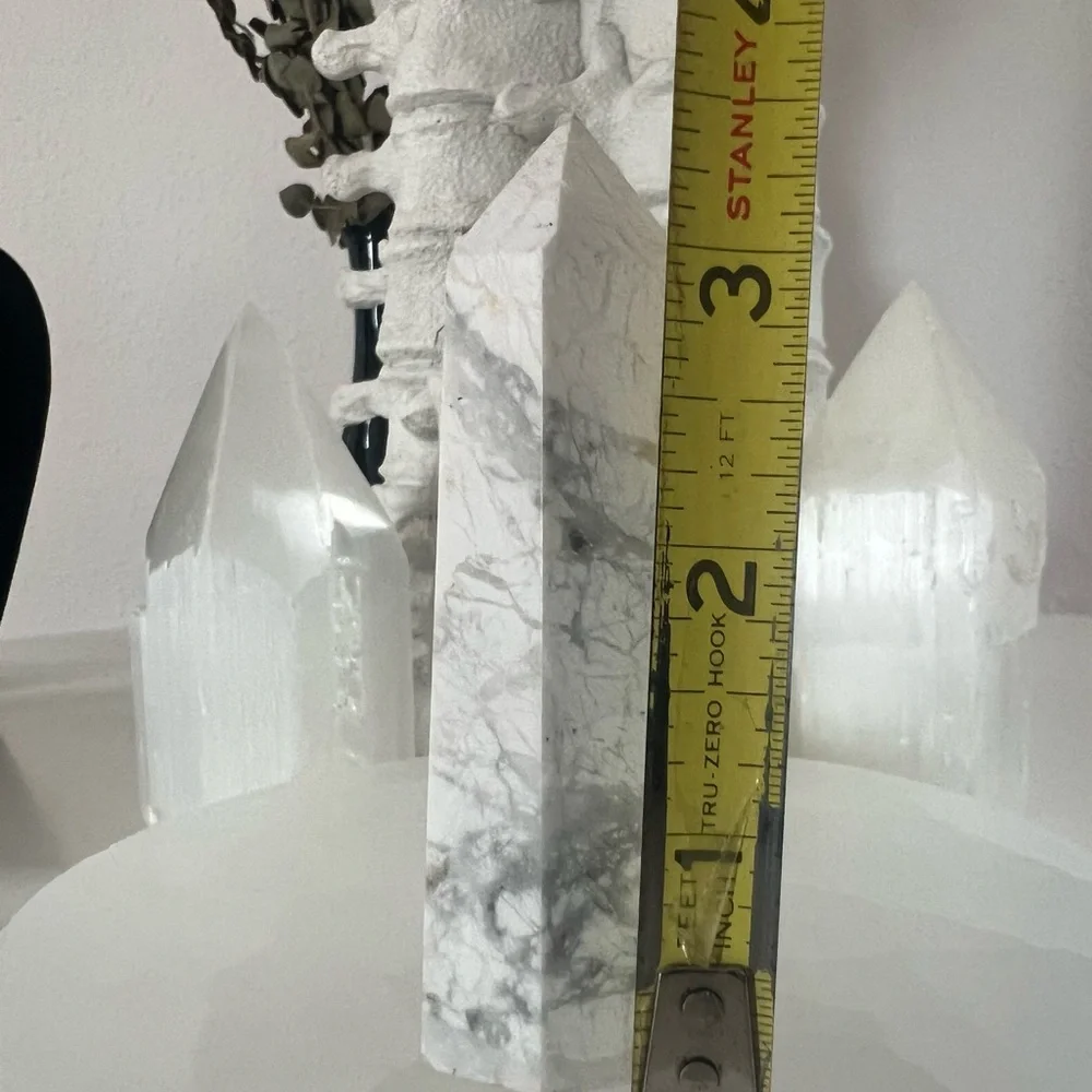 Howlite point tower - Picture 3 of 4